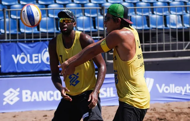 Vôlei de praia: Evandro e Arthur são campeões em fase do mundial no RJ