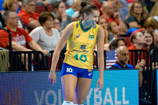 Vôlei feminino: Gabi lidera Brasil na fase final