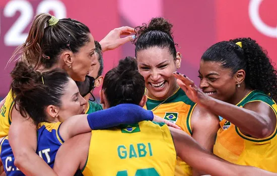 Vôlei feminino do Brasil passa fácil pelo Japão e conquista 3ª vitória em Tóquio