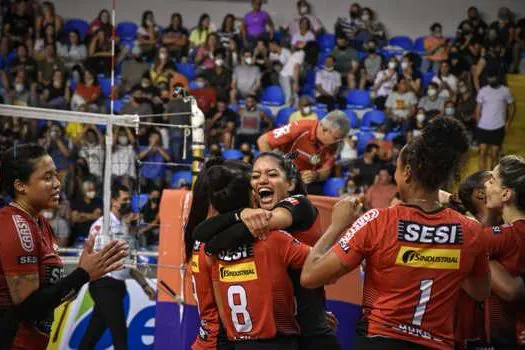 Superliga Feminina: Sesi Vôlei Bauru recebe Osasco São Cristóvão Saúde em duelo de líberos