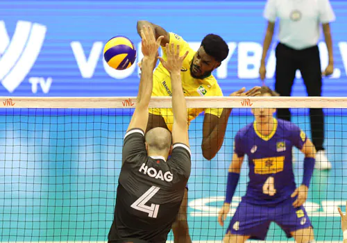 Vôlei masculino: Brasil vence o Canadá por 3 sets a 0