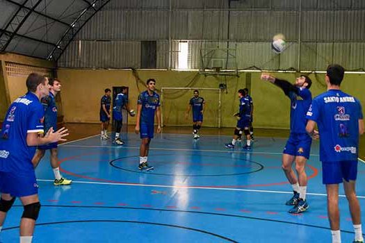 Com apenas seis equipes, sem público e turno único, vôlei feminino é  retomado nesta quarta em SP