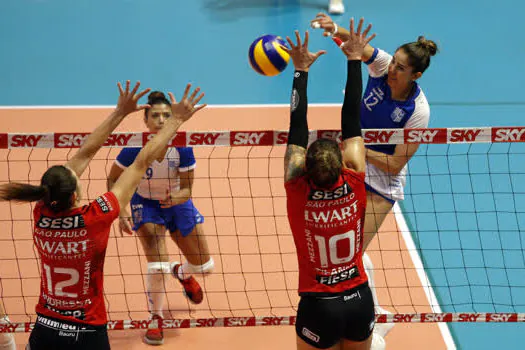 Com apoio da torcida, Minas Tênis Clube vence Sesi Vôlei Bauru