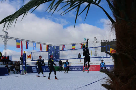 Brasil participa do Circuito Mundial de Vôlei na Neve