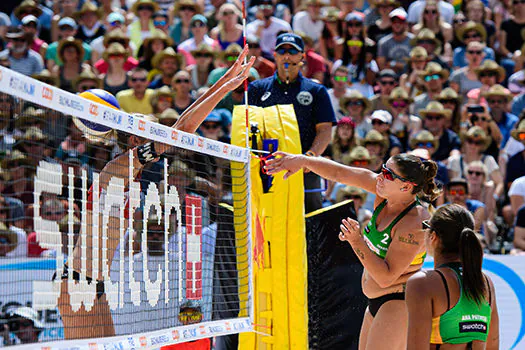 Ana Patrícia e Rebecca, Carol e Maria Elisa se enfrentam na semifinal