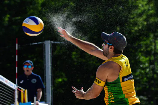 Evandro e Bruno Schmidt vão às semifinais no Major Series de Gstaad