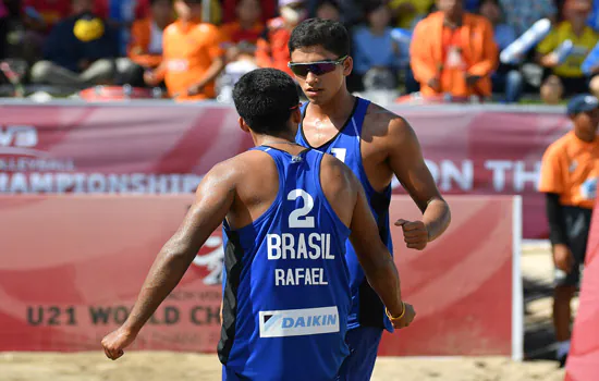 Rafael e Renato avançam à final do Campeonato Mundial Sub-21 de vôlei