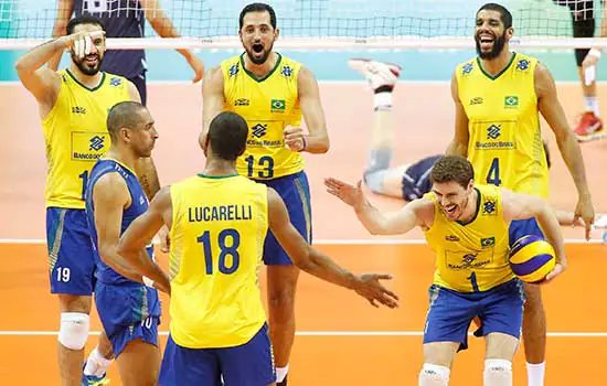 Brasil vence a Itália por 3 sets a 0 na abertura da Fase Final