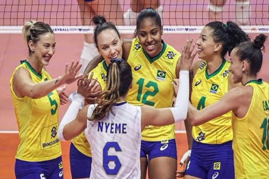 Jogos: Brasil bate Coreia do Sul e pega EUA na final do vôlei feminino