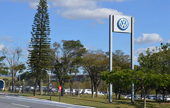 Volkswagen vai parar 2 fábricas por dez dias por falta de insumo