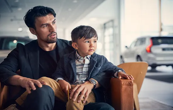 Volvo Car Brasil cria licença parental igualitária de 24 semanas para pais e mães