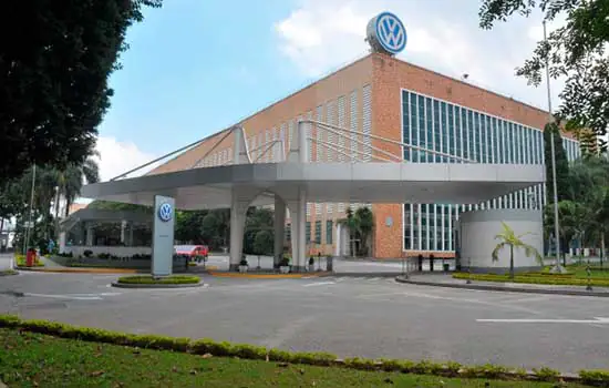 VW negocia excedente de mais de 3 mil trabalhadores