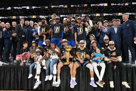 Golden State Warriors bate Celtics, é campeão da NBA e ultrapassa Bulls de Jordan