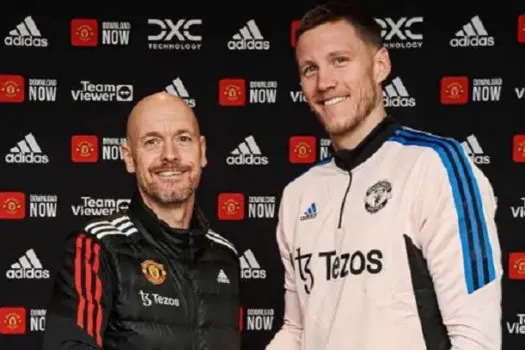 Manchester United anuncia contratação do centroavante holandês Weghorst