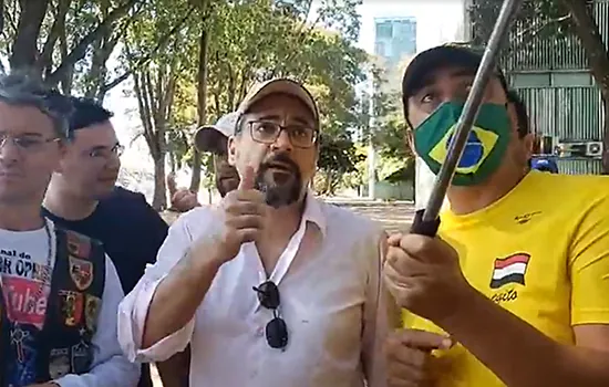 Weintraub é multado em R$ 2 mil por não usar máscara em protesto_x000D_