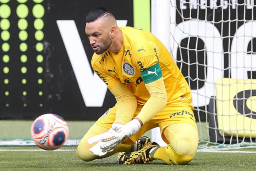 Weverton iguala recorde de Marcos com mais jogos sem sofrer gols no século