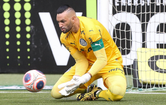 Weverton iguala recorde de Marcos com mais jogos sem sofrer gols no século