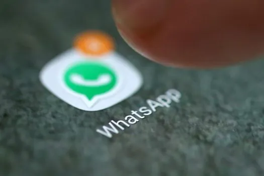 Adiamento de comunidades no WhatsApp é decisão global, diz ministro