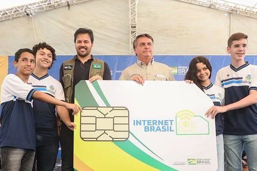 Governo inaugura praça com conexão wi-fi em Natal