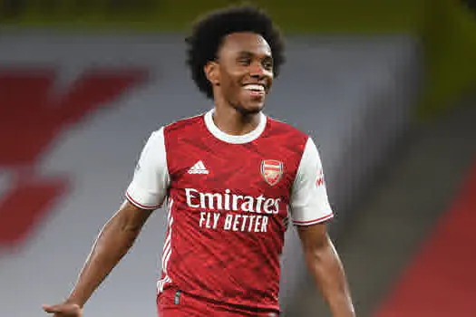 Willian marca, Arsenal vence e rebaixa West Bromwich no Inglês