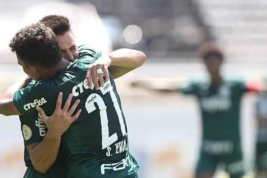 De virada, Palmeiras vence Bragantino fora de casa