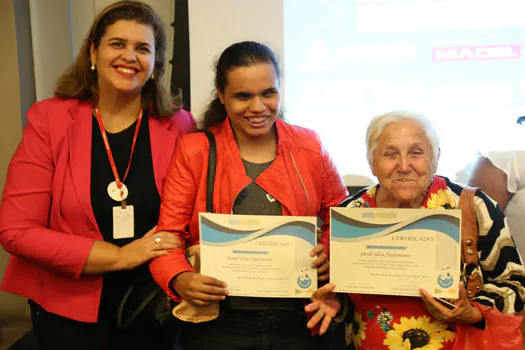 Em workshop, jovens recebem certificados de cursos profissionalizantes