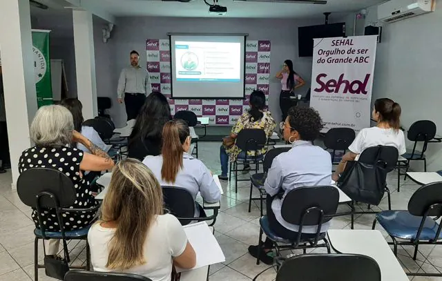 Workshop alerta bares e restaurantes sobre mudanças obrigatórias no e-Social