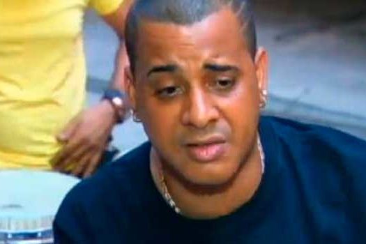 Ex-vocalista do Timbalada é visto pedindo ajuda nas ruas de Salvador