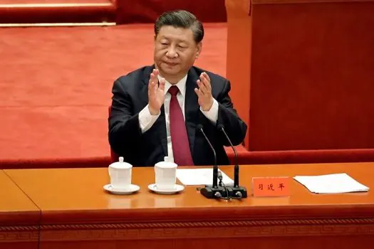 China enfrenta desafios e riscos mais complexos, avalia Xi Jinping