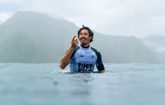 Yago Dora elimina americano e ajuda Italo a garantir vaga no WSL Finals