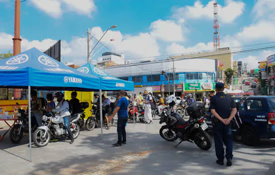 Diadema e Yamaha realizam ação educativa para motociclistas