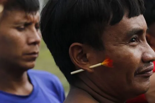 Saúde antecipa vacinação contra covid-19 em terra yanomami