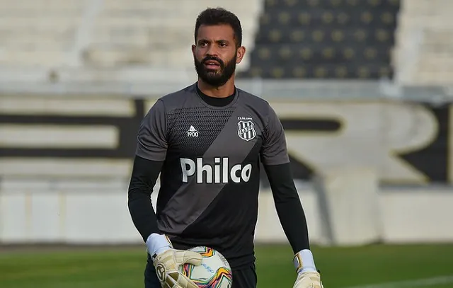 Goleiro Ygor Vinhas está de saída da Ponte Preta após perder espaço em 2022