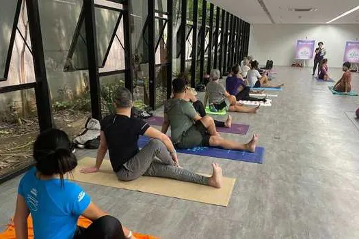 Inscrições abertas para oficina de yoga gratuita para mulheres no CREC Pauliceia