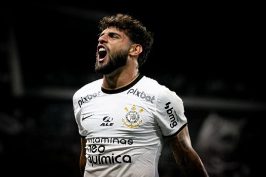 Corinthians surpreende Palmeiras e sai na frente na final do Paulista