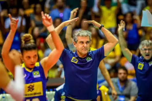 Zé Roberto exalta vaga da seleção feminina de vôlei ao Jogos de Tóquio-2020