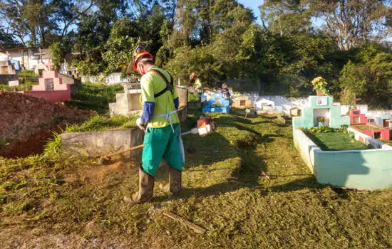 Ribeirão Pires executa serviços de zeladoria no Cemitério Municipal