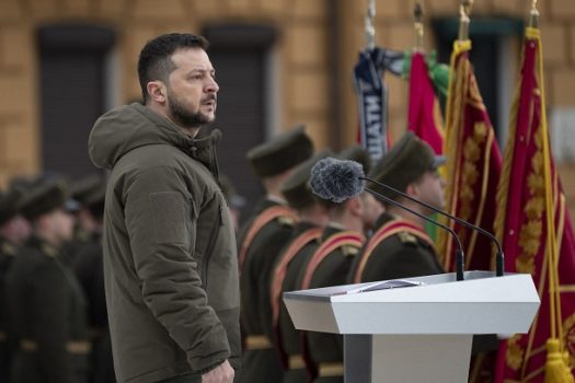 Guerra com Rússia completa um ano e Zelensky promete vitória aos ucranianos