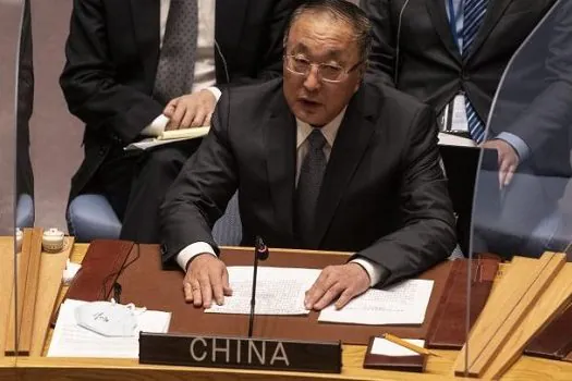 Na ONU, China critica sanções contra a Rússia e encoraja diálogo “compreensivo”