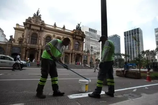 Calçadão do Theatro Municipal de SP terá estacionamento