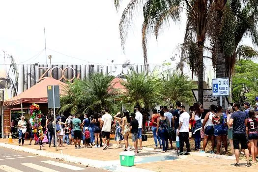 Zoo de Brasília tem tumulto na porta e polícia é acionada