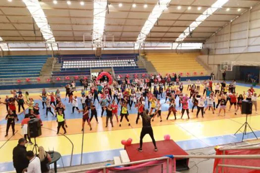 Comemoração antecipada do Dia das Mães une música e atividade física em Mauá